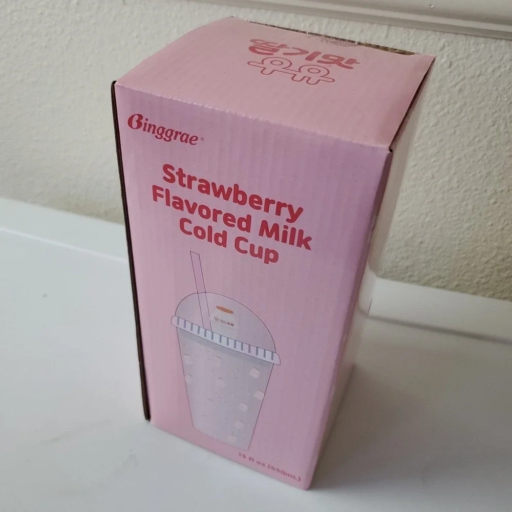 Binggrae Strawberry Flavored Milk Cold Cup 15oz Tumbler with Straw Dome Lid NEW